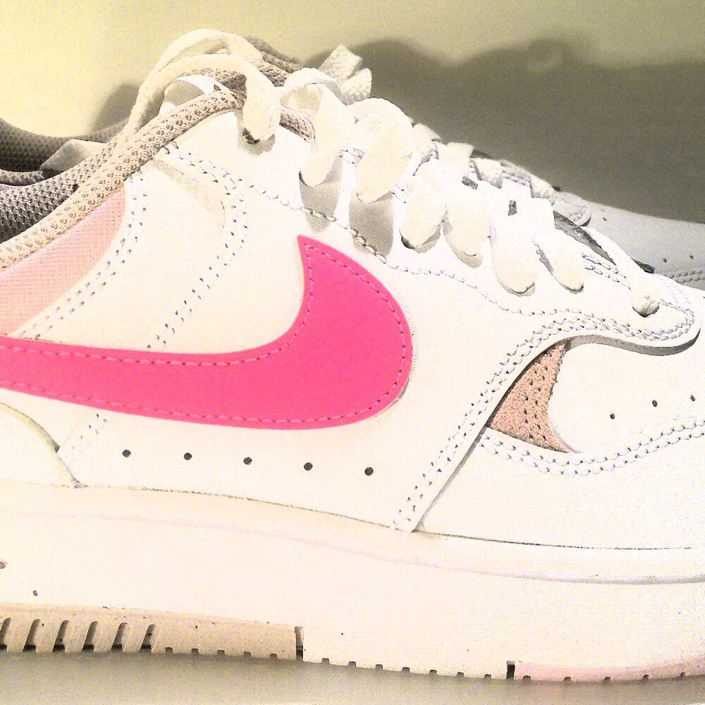Women's Nike Shoes Size 8.5 Gamma Force White Pink New in Box Retail $90